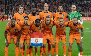 تشافي هيرنانديز يعلن قائمة منتخب هولندا الأولى لبطولة دوري الأمم الأوروبية
