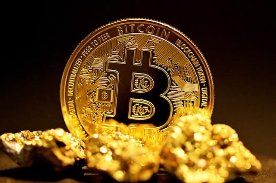"بيتكوين" تتجاوز 81 ألف دولار بدعم تصفية مراكز البيع وتعافي الطلب الفوري