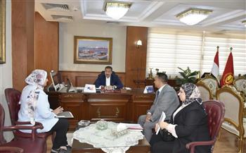 محافظ بورسعيد يلتقي مدير المديرية المالية لمتابعة مستجدات العمل بالمديرية 
