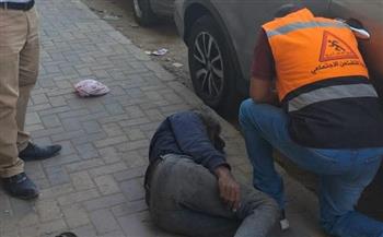 محافظ سوهاج يوجه بنقل مواطن بلا مأوى للمستشفى وتوفير الرعاية اللازمة