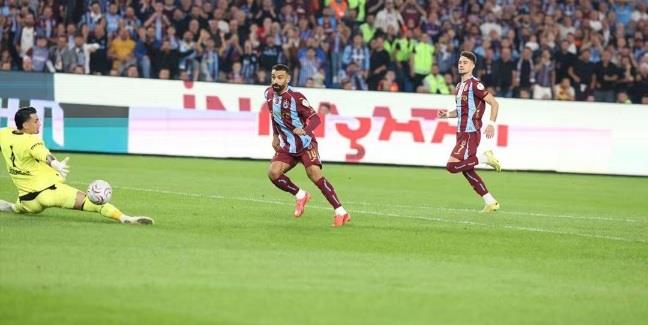 الدوري التركي.. بالتخصص محمد صلاح يسجل في شباك جالطه سراي 