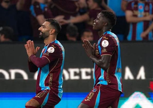 الدوري التركي.. طرابزون يصعق جالطه سراي في ليلة محمد صلاح الهاتريك