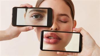 من النعومة الزائفة إلى عدم تقبل الواقع.. كيف تؤثر فلاتر التجميل على نظرتك لبشرتك؟