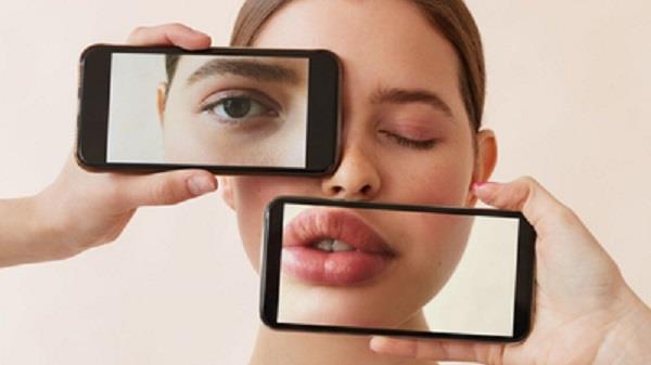 من النعومة الزائفة إلى عدم تقبل الواقع.. كيف تؤثر فلاتر التجميل على نظرتك لبشرتك؟