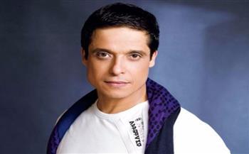 عامر منيب.. صدفة غيرت مسار حياته من أستاذ جامعي إلى نجم الغناء والسينما