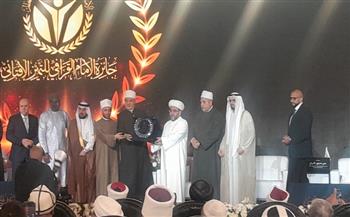 مفتي الجمهورية يكرم مفتي أوزبكستان تقديرا لدوره في خدمة العمل الإفتائي