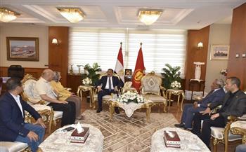 محافظ بورسعيد يستقبل ممثلي الهيئة العامة لتعاونيات البناء والإسكان لبحث سبل التعاون 