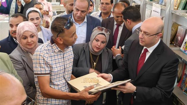 محافظ الفيوم يفتتح الدورة الأولى لمعرض الكتاب بأبشواي