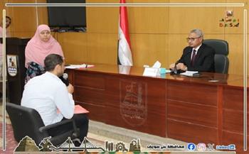 محافظ بني سويف يواصل عقد اللقاء المفتوح الأسبوعي لمناقشة شكاوى واحتياجات المواطنين