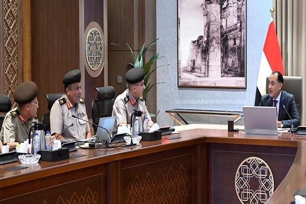 مدبولي يتابع موقف المشروعات الجاري تنفيذها من خلال الهيئة الهندسية للقوات المسلحة بالتعاون مع الوزارات 