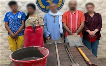 ضبط 5 أشخاص أثناء التنقيب غير المشروع عن الآثار داخل عقار بالسيدة زينب