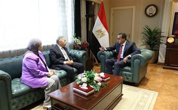 وزير الصحة يبحث مع نقيبي الأطباء والتمريض عددا من القضايا المتعلقة بالعاملين في المنظومة الصحية