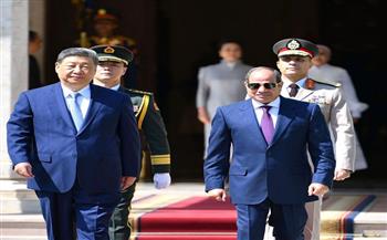 الرئيس السيسي يصطحب نظيره الصيني في جولة داخل المتحف المصري الكبير