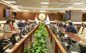 وزير الصحة يبحث استراتيجية توسيع قاعدة المتبرعين بالكلى من الأحياء