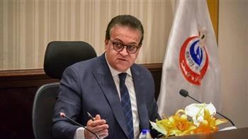 وزير الصحة يهنئ مساعده لاختياره عضوا بهيئة تحرير إحدى أشهر المجلات العلمية في العالم