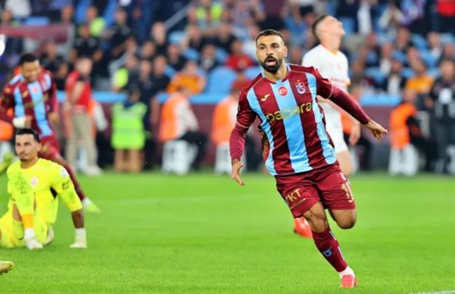 ابنة الرئيس التركي أردوغان تحتفل بهاتريك محمد صلاح في المدرجات| فيديو