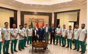 سفير العراق بالقاهرة يستقبل بعثة منتخب العراق لكرة القدم للمكفوفين