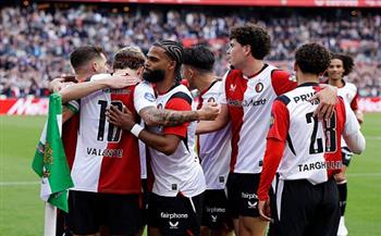 فينورد يعتلي قمة الدوري الهولندي مؤقتا بعد فوز كاسح