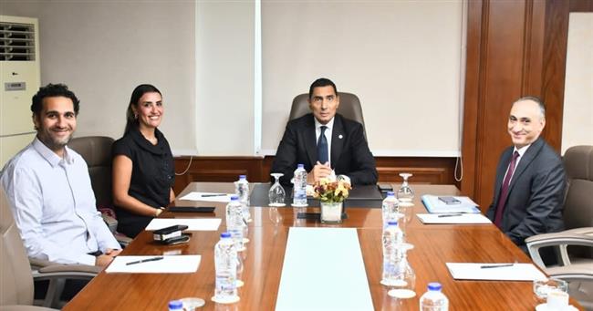 وزير الشباب والرياضة يلتقي رئيس  الاتحاد المصري للإسكواش  
