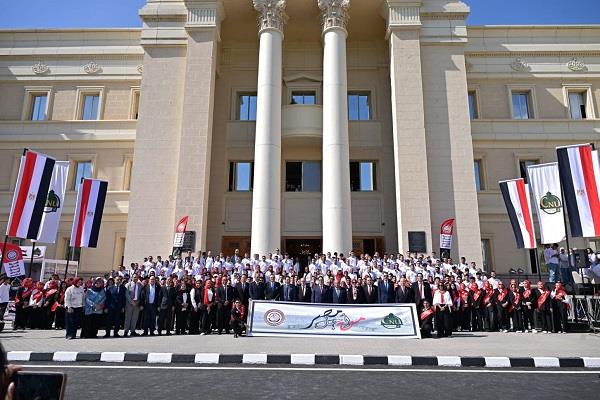 رئيس الجامعة يفتتح العام الجامعي بجامعة القاهرة الأهلية 2027/2026 ويشهد تحية العلم 