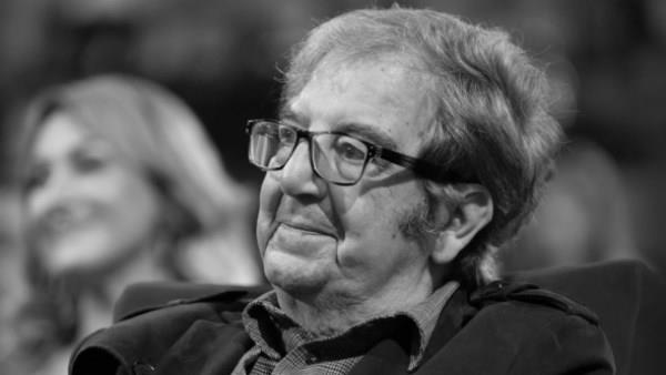 وفاة الفنان الجزائري سيد أحمد أقومي عن عمر ناهز 86 عامًا