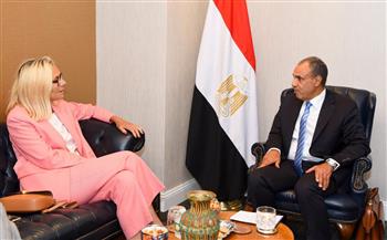 وزير الخارجية يلتقي مع السيدة سيجريد كاج نائبة رئيس وزراء هولندا السابقة