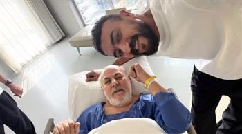 أحمد العوضي يكشف تعرض والده لأزمة صحية ويطلب الدعاء له   