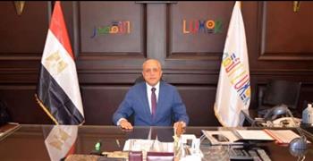 محافظ الأقصر يلزم المحال العامة بوضع حاويات جمع مخلفات بلدية