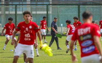 منتخب الناشئين يختتم تدريباته قبل السفر إلى سويسرا  