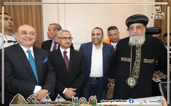 محافظ بني سويف يلتقي قداسة البابا تواضروس الثاني في ختام زيارته للمحافظة