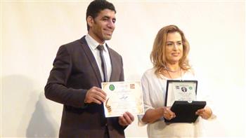 الشاعر روماني صبحي يكرم الفنانة سيمون في ملتقى الإبداع السنوي بقصر ثقافة شبرا الخيمة