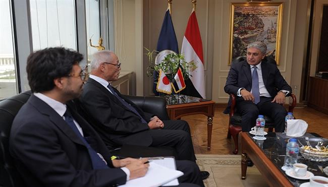 وزير السياحة والآثار يبحث مع السفير الياباني بالقاهرة تعزيز التعاون السياحي والأثري بين البلدين  