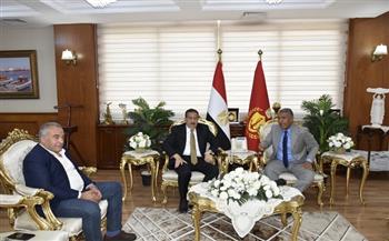 محافظ بورسعيد يبحث مع رئيس شركة "نهضة مصر" معدلات تنفيذ خطة الارتقاء بمستوى الخدمات