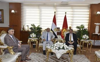 محافظ بورسعيد يستقبل مدير المكتب الفني لمساعد وزير العدل للشهر العقاري لبحث تطوير منظومة العمل 