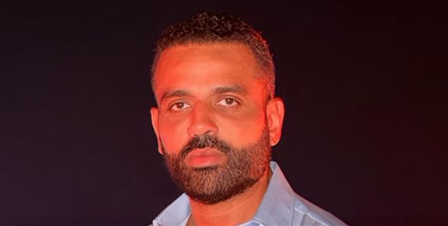عمر السعيد ينعى والده بكلمات مؤثرة