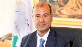 على مائدة رئيس الوزراء الصيني في هانغتشو.. أمين عام اتحاد الغرف العربية يطرح رؤية جديدة للشراكة الاقتصادية