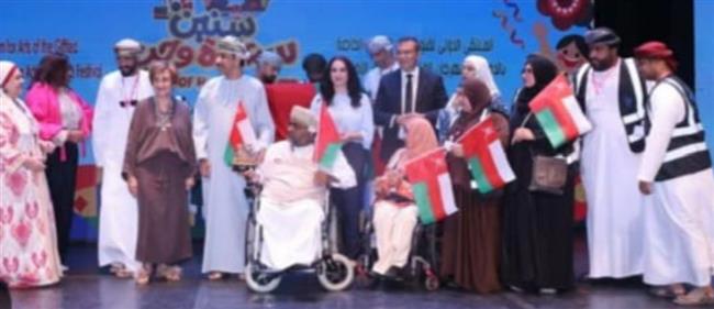 «أسرار» العُمانية تفوز بجائزة أفضل عرض مسرحي في ختام ملتقى «أولادنا»