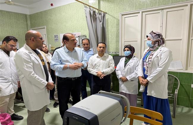 نائب وزير الصحة يتفقد منشآت طبية بدمياط ويتابع انتظام الخدمات