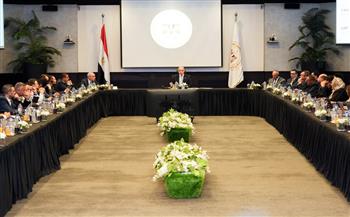 وزير الاستثمار يلتقي مراسلي 27 جهة إعلامية دولية وعربية لاستعراض السياسات الاستثمارية والتجارية 