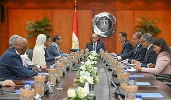 وزير الاستثمار يلتقي الرئيس التنفيذي لمجموعة «الفطيم» لبحث فرص التوسع وزيادة الاستثمارات في مصر