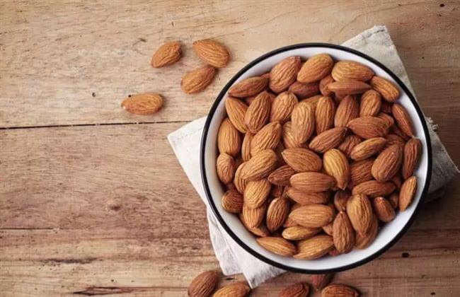 اللوز لتقوية المناعة وزيادة التركيز