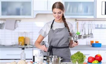من الهدوء إلى الإبداع.. فوائد نفسية يمنحك إياها الطبخ