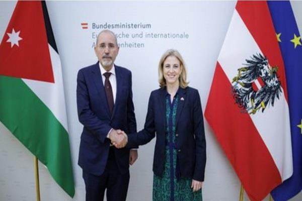 النمسا والأردن يدعوان إلى تكثيف الجهود الدبلوماسية لإنهاء الصراع الجاري بالمنطقة