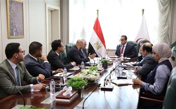 وزير الصحة يبحث مع وفد “فيليبس” العالمية تعزيز التعاون وتوطين صناعة الأجهزة الطبية المتقدمة في مصر