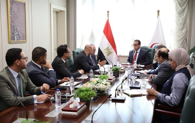 وزير الصحة يبحث مع وفد “فيليبس” العالمية تعزيز التعاون وتوطين صناعة الأجهزة الطبية المتقدمة في مصر