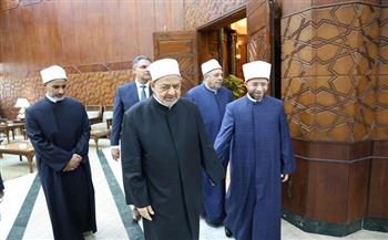 وزير الأوقاف يصطحب الوفد الفلبيني للقاء شيخ الأزهر الشريف.. والإمام الأكبر يستعرض أسس السلام في الإسلام