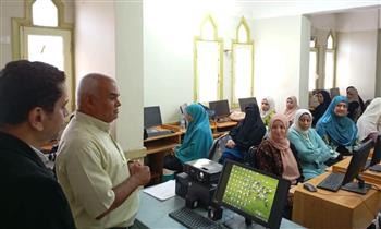 مدير المواد الثقافية بسوهاج الأزهرية يتابع تدريب معلمات رياض الأطفال على توظيف الذكاء الاصطناعي 