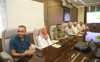 رئيس جامعة قنا يناقش خطط التطوير الرقمية لتطبيق "موارد" ويشيد بنتائجه المتميزة 