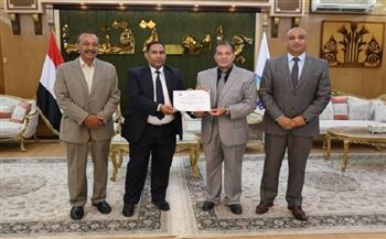 جامعة قنا  تكرم كلياتها وطلابها المتميزين في الأنشطة الطلابية في العام الجامعي 2025/2026