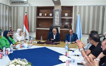 محافظ الإسكندرية يستمع إلى شكاوى ومطالب أعضاء مجلس النواب بشأن مياه الشرب بغرب الإسكندرية